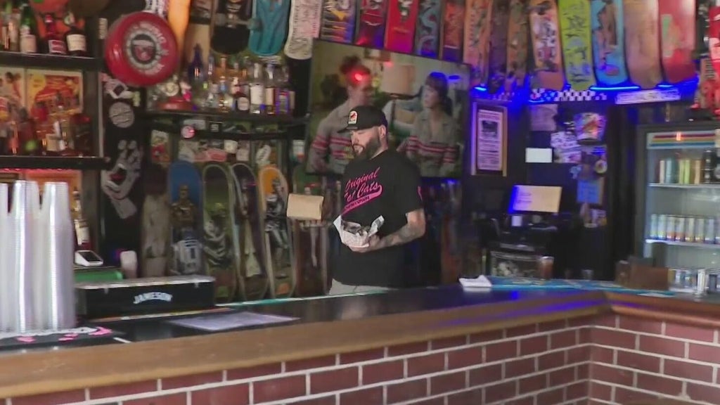 Fort Lauderdale proposes earlier closing times for downtown bars, facing pushback from business owners — CBS Miami, Mumbai Dining news