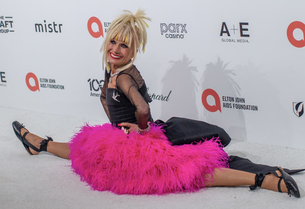 Designer Betsey Johnson takes $7 million SoCal home off the market — Mumbai Business news