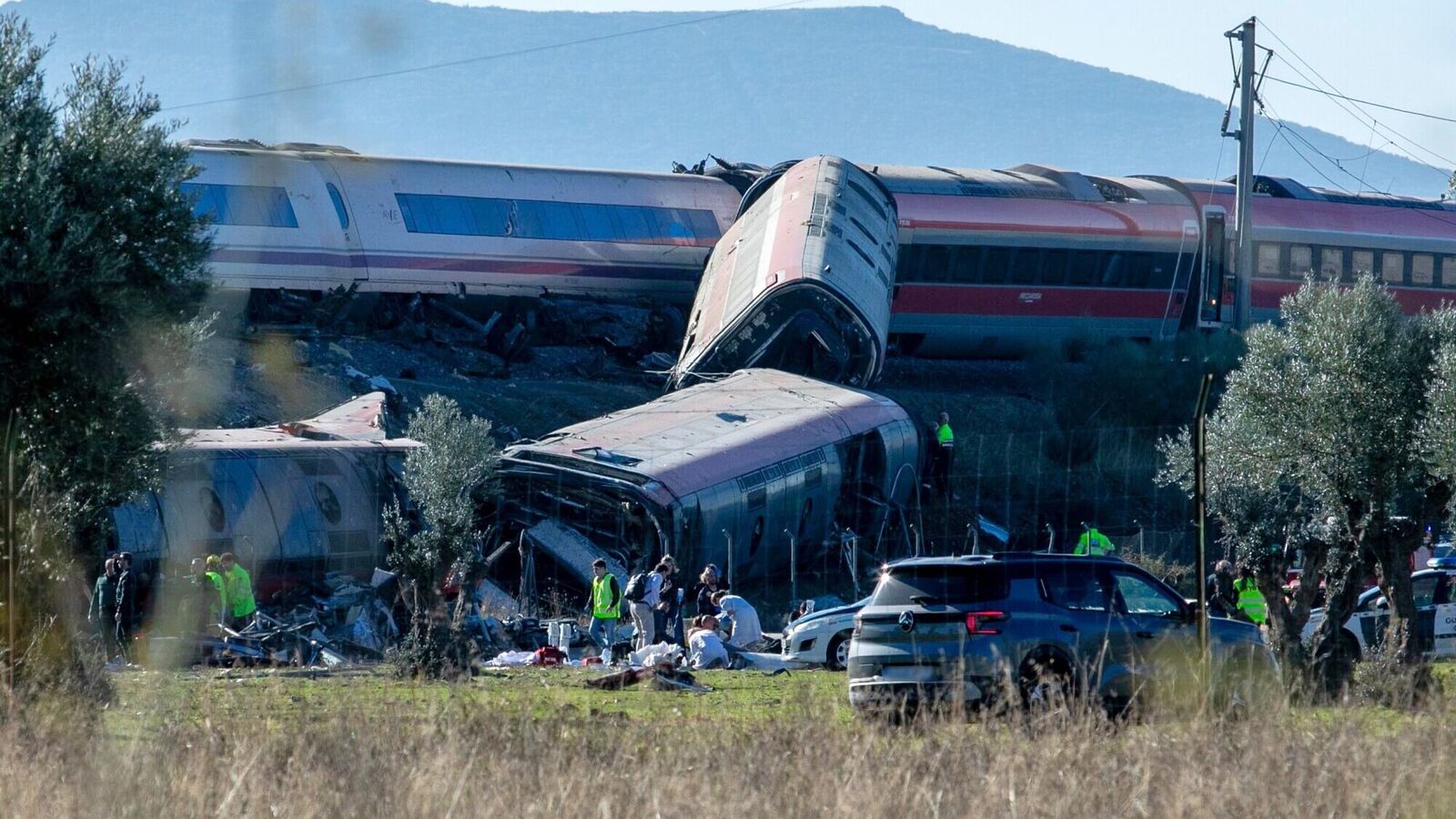 Spain train accident: 46 dead after two high-speed trains collide in Toledo, local media reports | Top updates — Mumbai Technology news